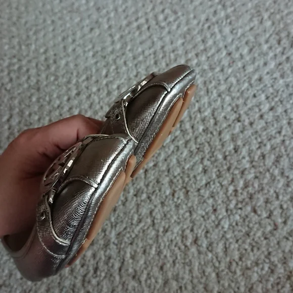 Michael Michael KORS "FULTON" Metallic SILVER MK logo Moccasins size 7M - Picture 10 of 12